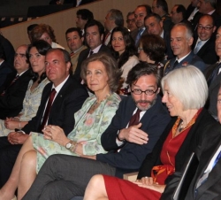Su Majestad la Reina asistió a la conferencia inaugural del Congreso, impartida por el Doctor Honoris Causa Walter Trillmich